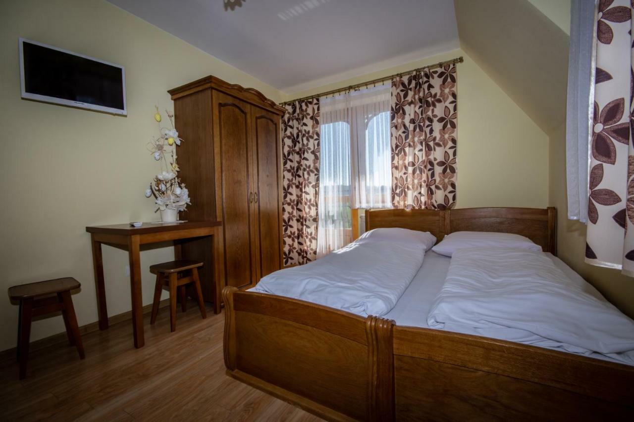 Podhalanski Dworek Z Jacuzzi Bed & Breakfast 3*